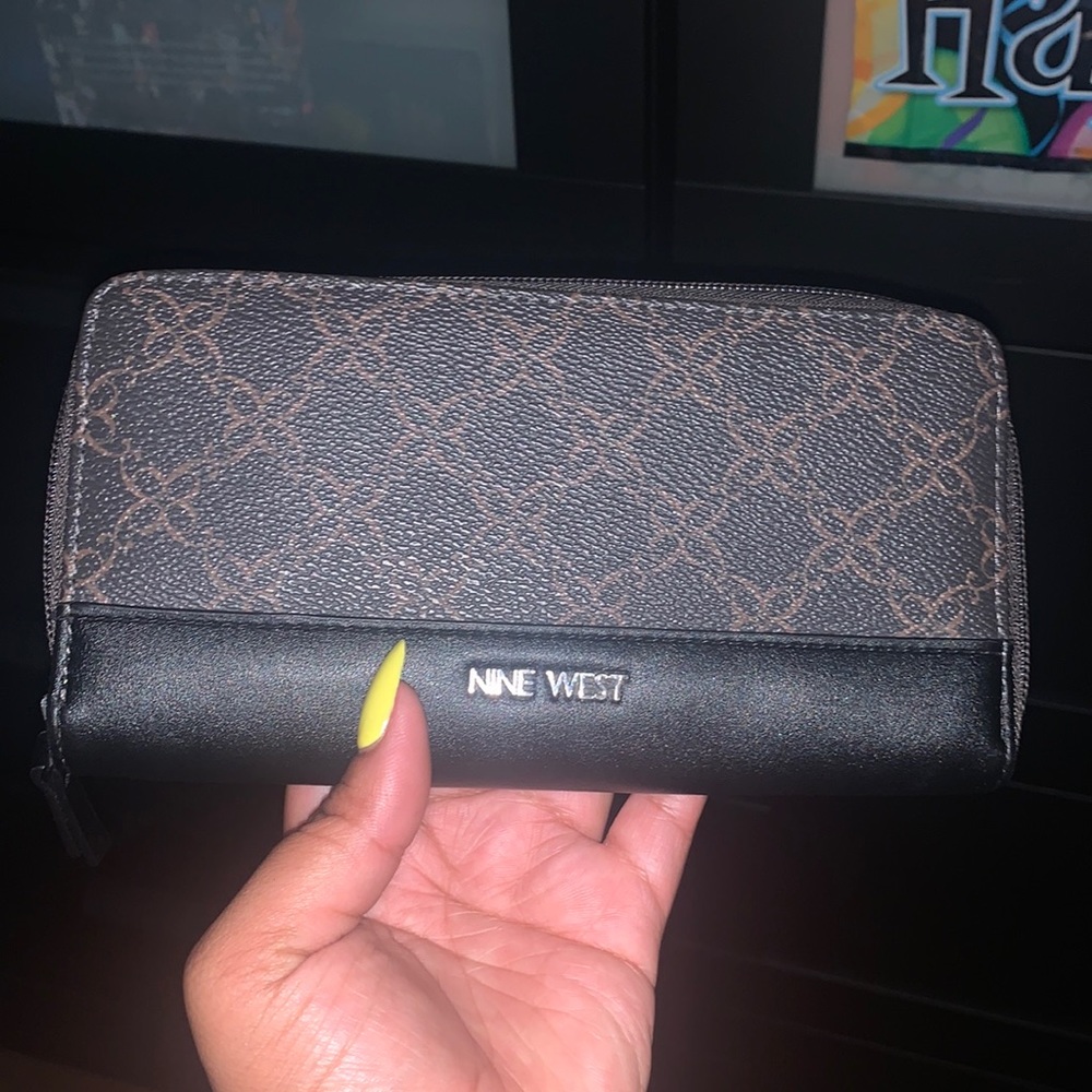 Nine West wallet